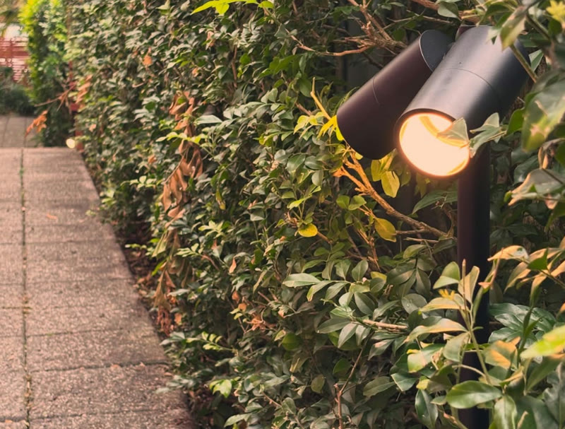 Outdoor garden path lighting